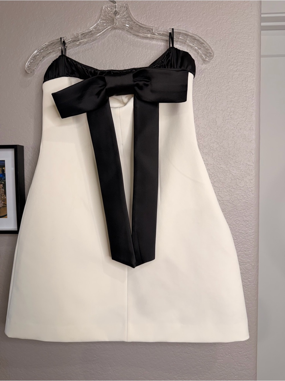 Zara White Strapless Mini Skirt with Black Bow Tie Detail - Picture 5 of 10